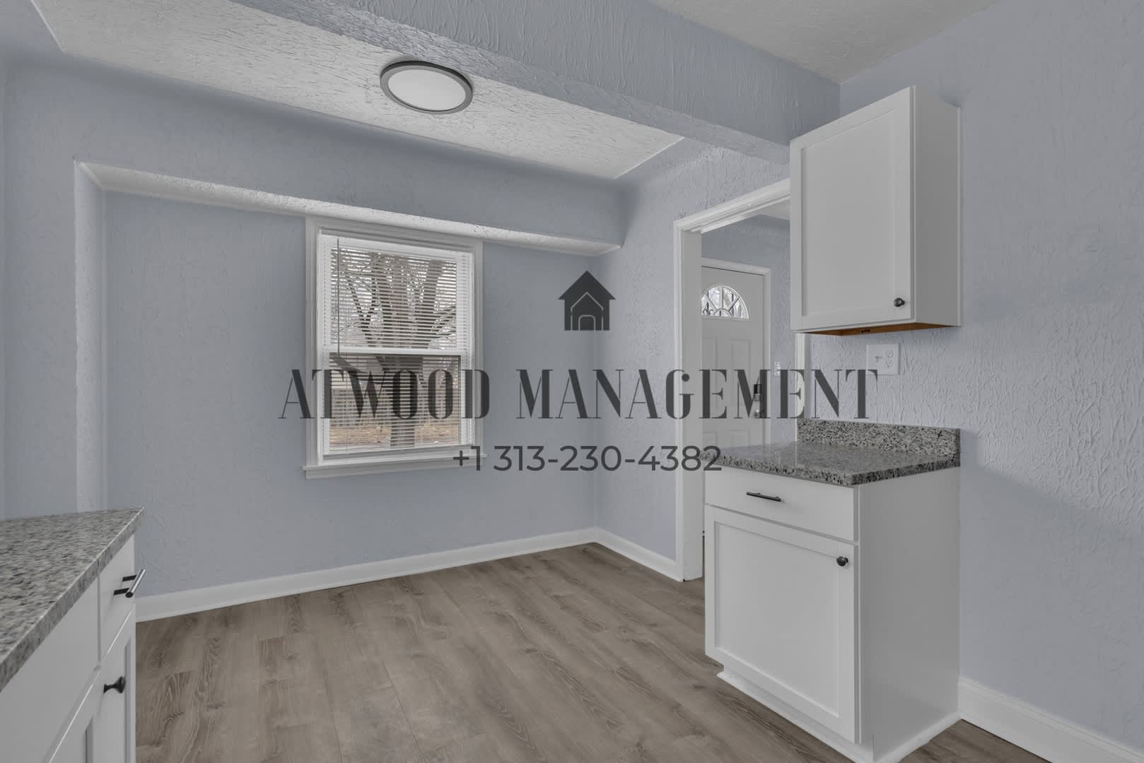 This beautifully updated 3-bedroom, 1-bath single-family home is ready for move-in! – photo 3