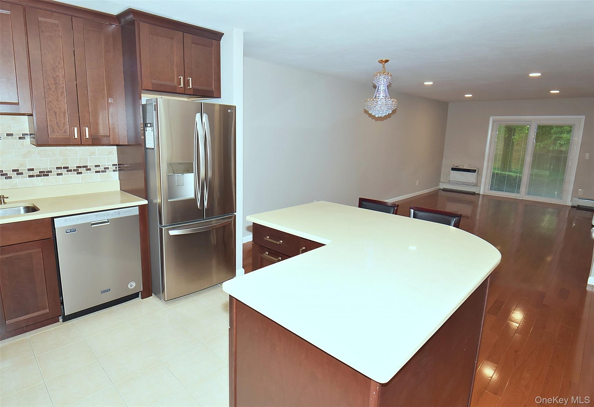 208 -04 Robert Road – photo 3