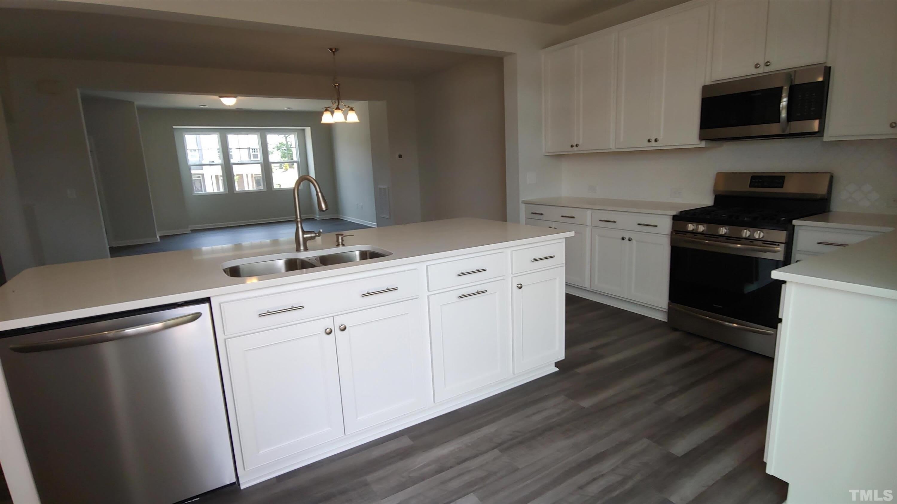 2943 Sunflower Road – photo 5