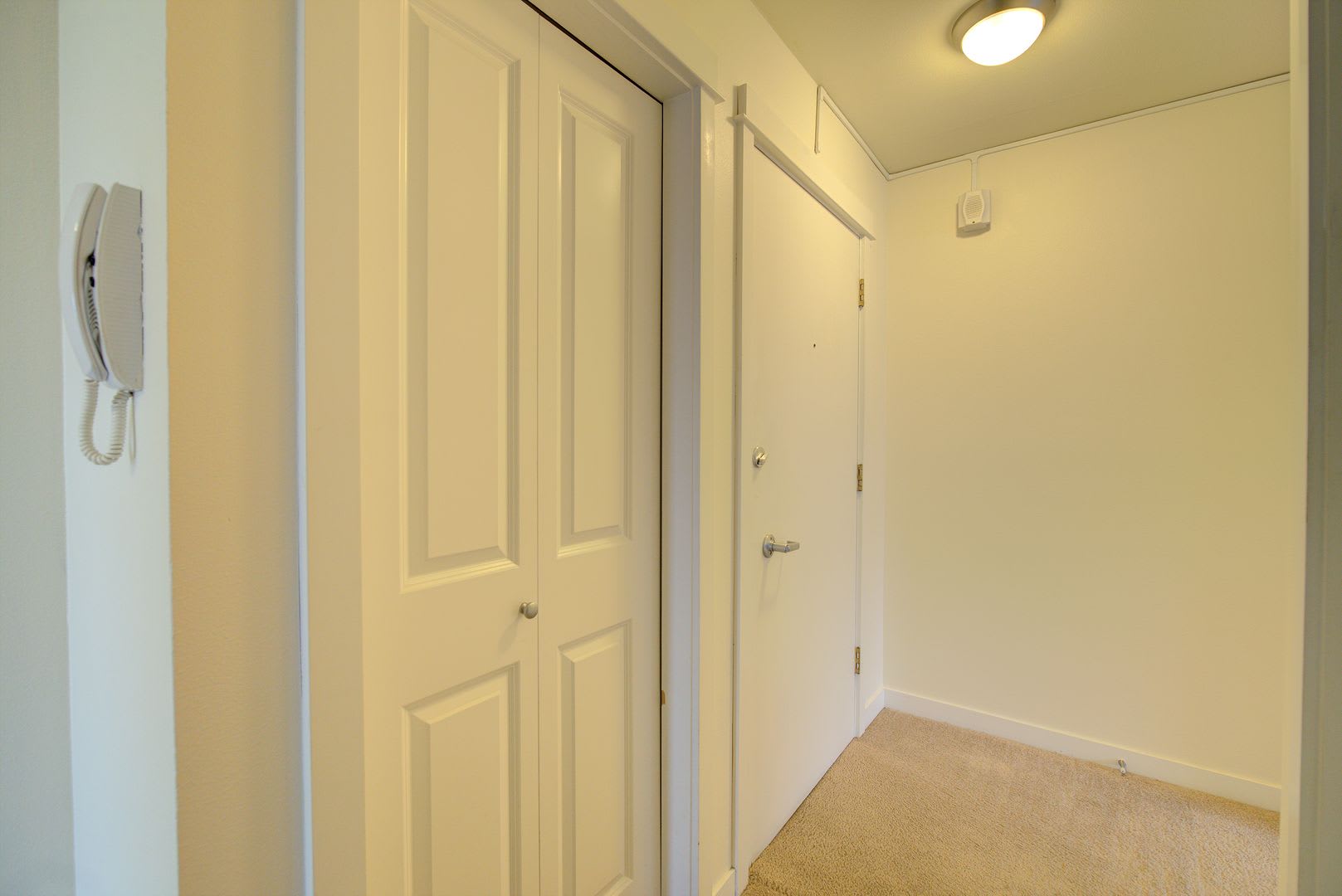 3Bd 1 75Ba Seattle Condo – photo 3