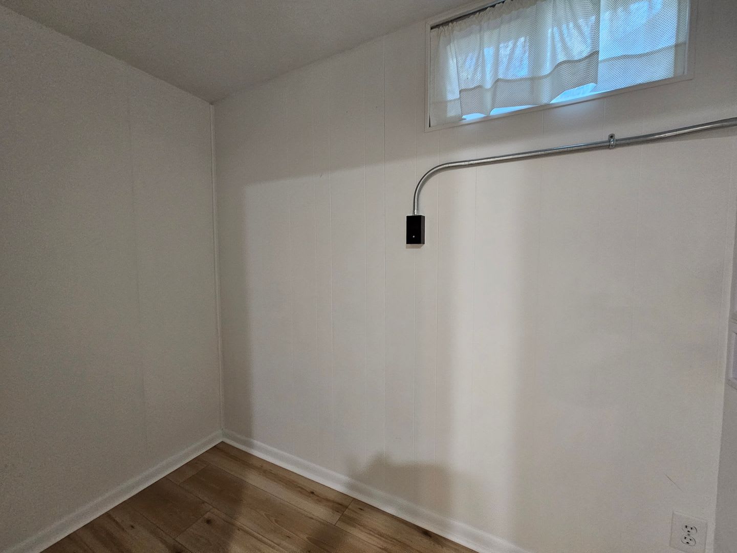 New Everything and Super Cool Lower Level 2 Bedroom – photo 3