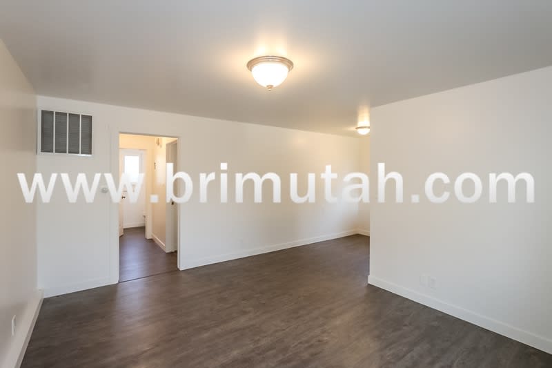 160 W. 300 N. – photo 2