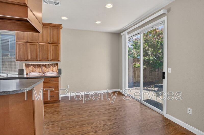 8874 Mandalay Way – photo 3
