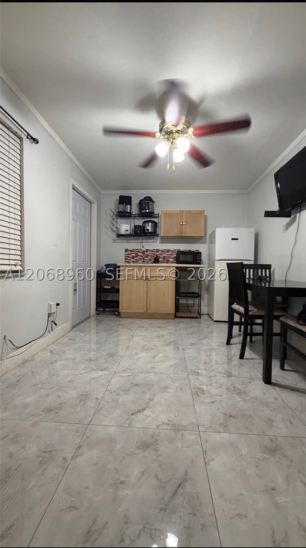 700 E 8th Ct – photo 1