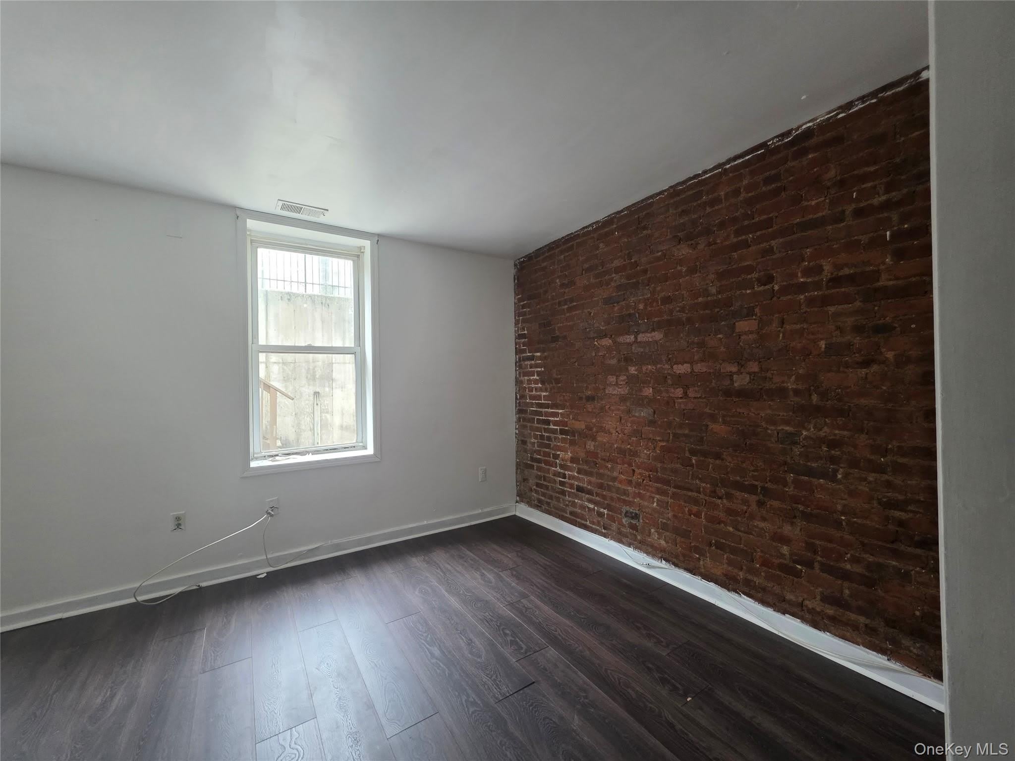 8 Main Street – photo 3