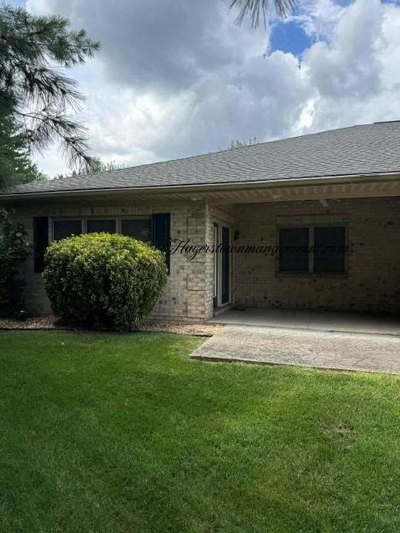 Condo In Cortland Manor – photo 2