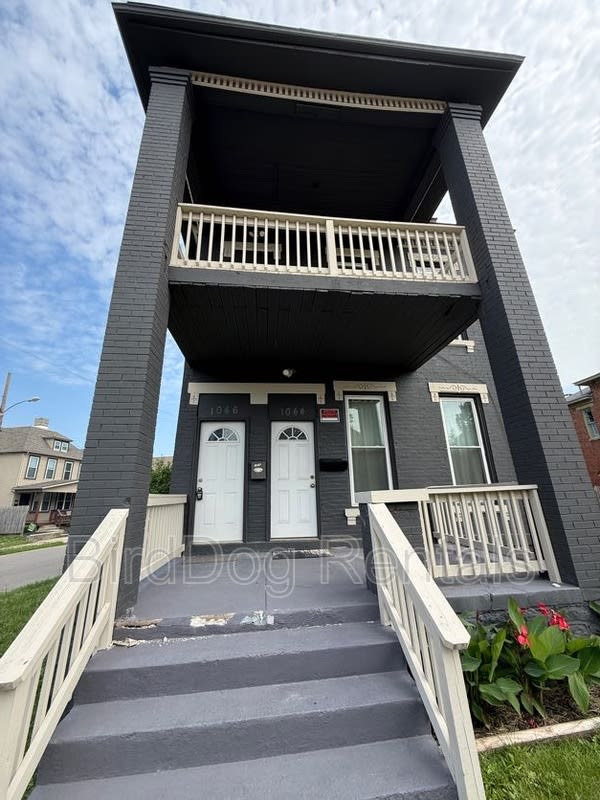 1044-1046 East Long Street – photo 1
