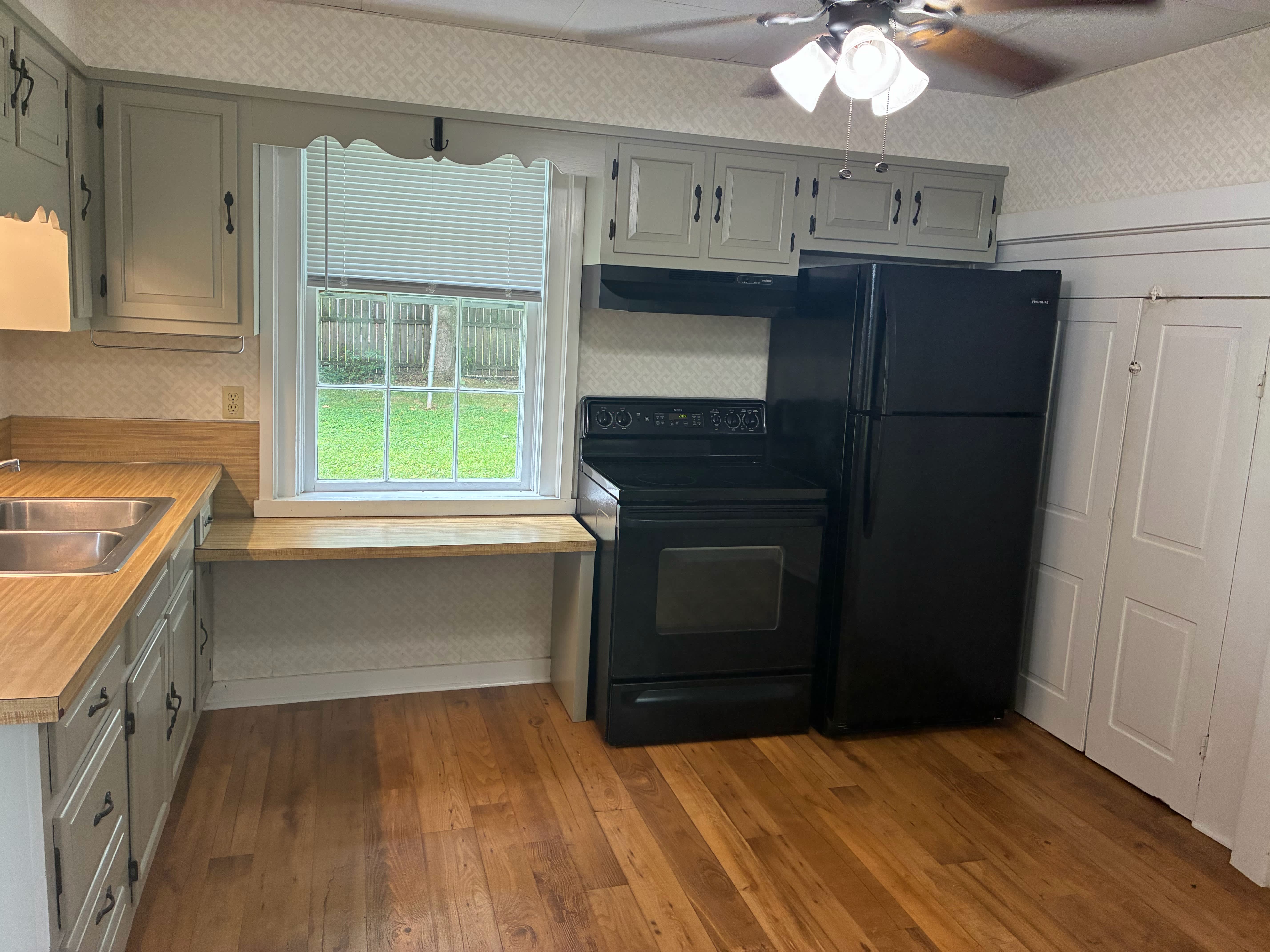164 South River Street – photo 2