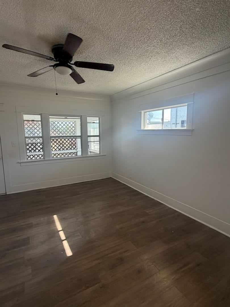 833 W. 42nd Place – photo 4