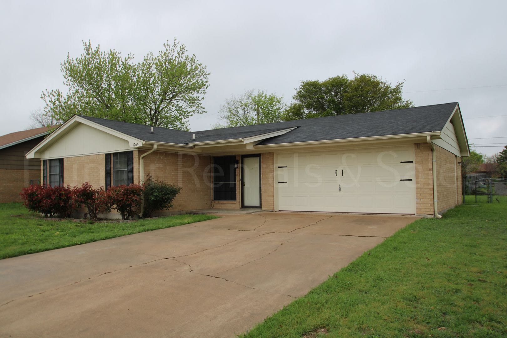 Charming 3-Bedroom Home in Northeast Killeen – photo 2