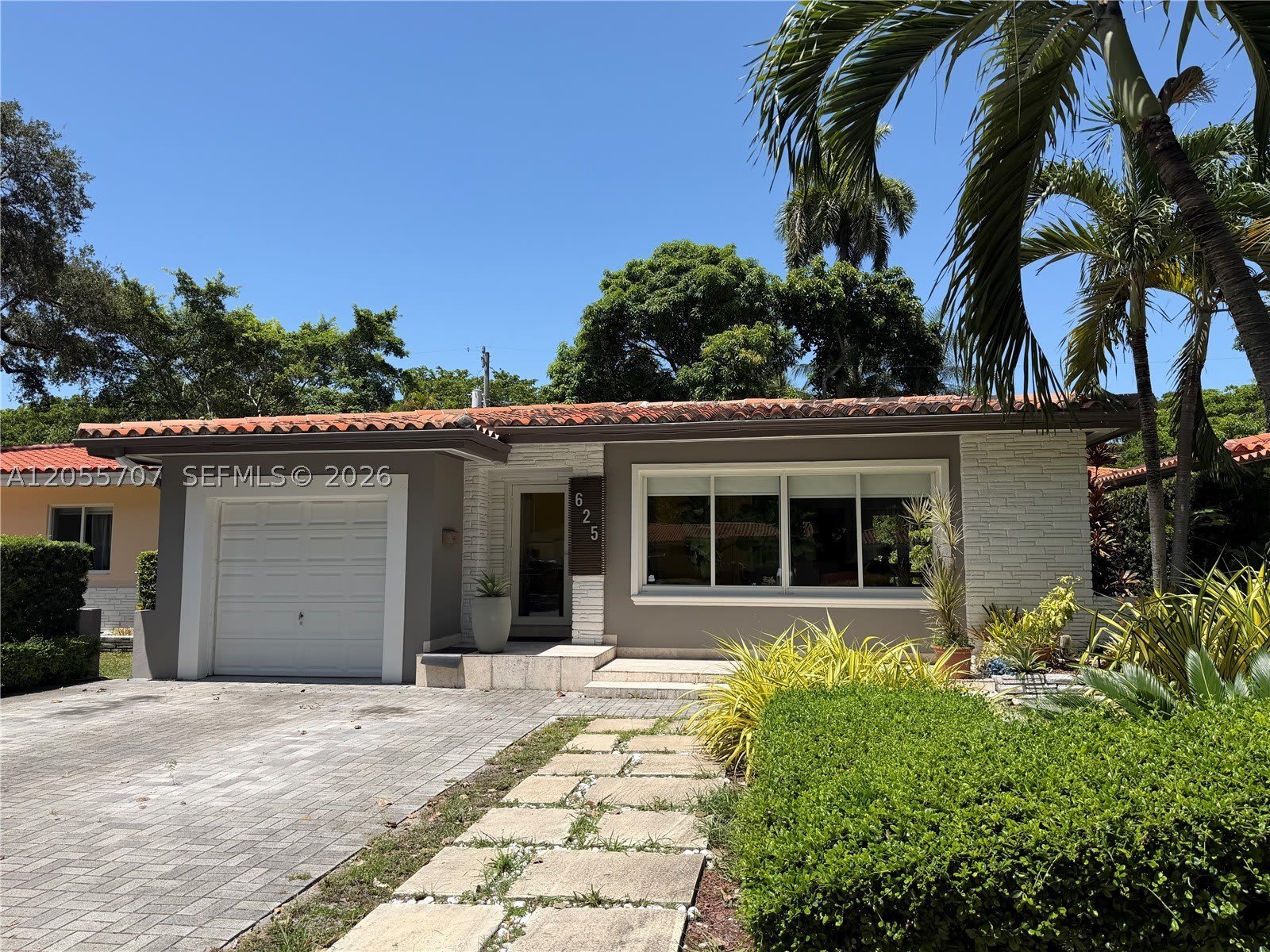 625 Bird Rd – photo 1