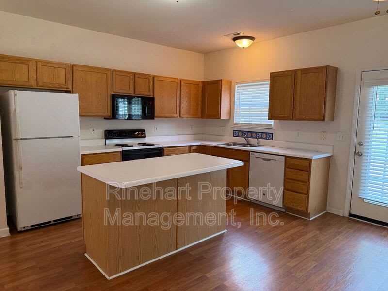737 Atherton Way – photo 5