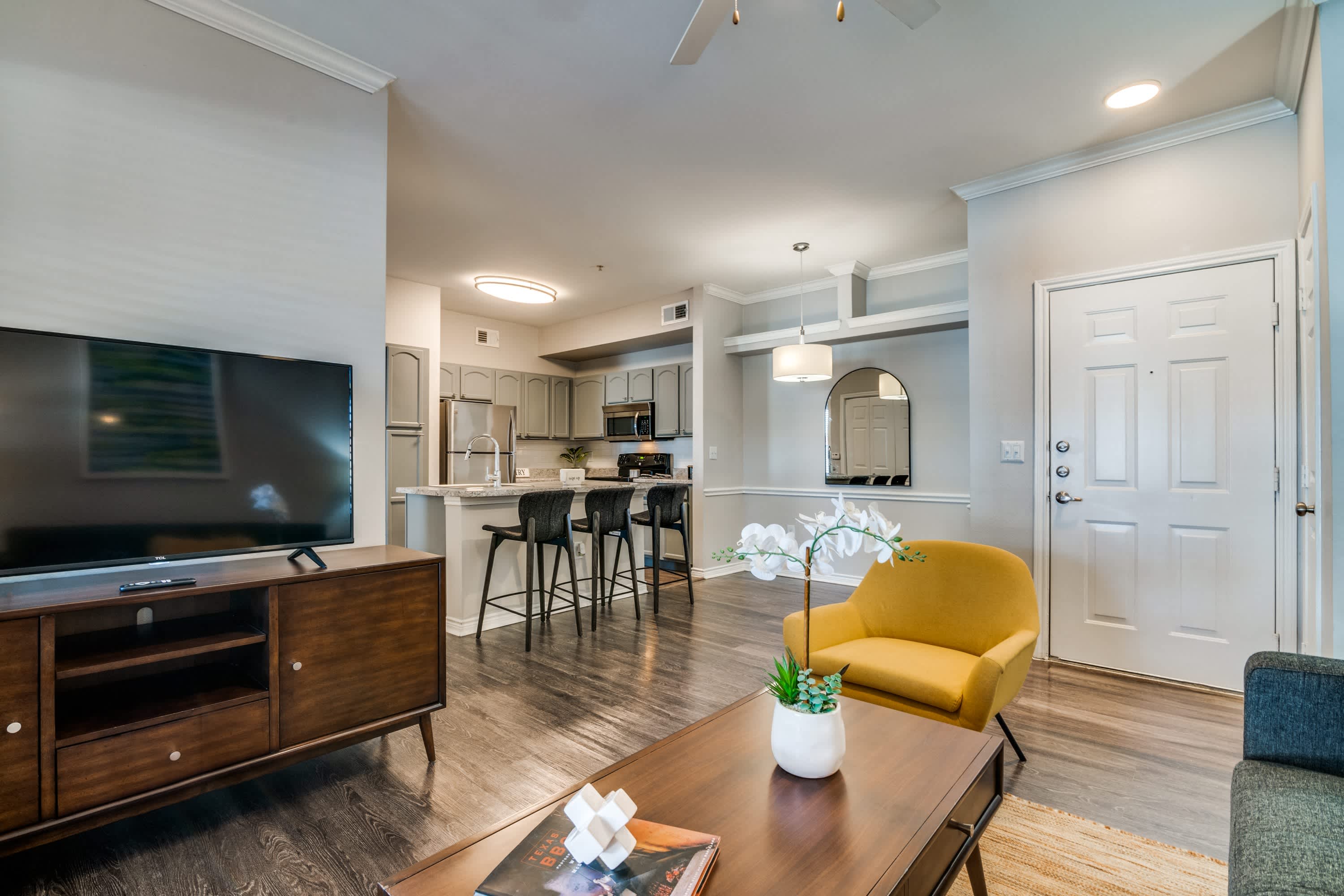 Bluffs at Vista Ridge Apartments – photo 2