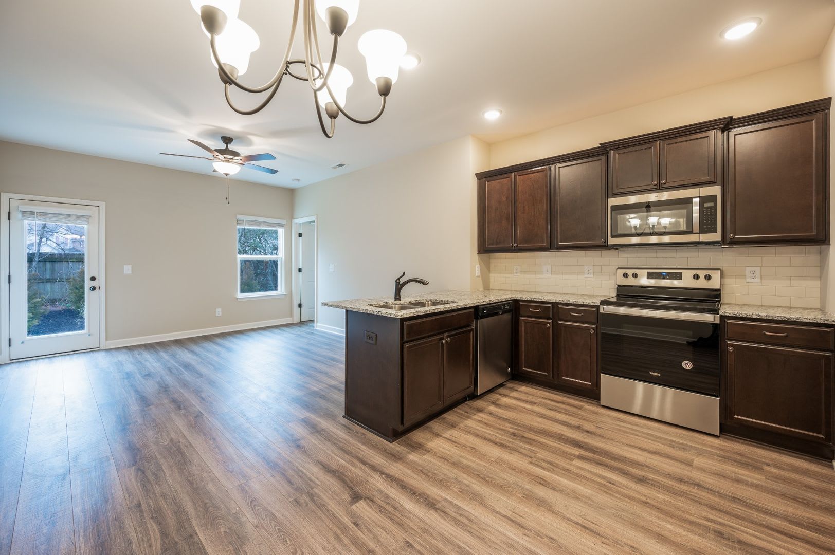 ONE-OF-A-KIND PROPERTY YOU RARELY EVER SEE FOR RENT – photo 4