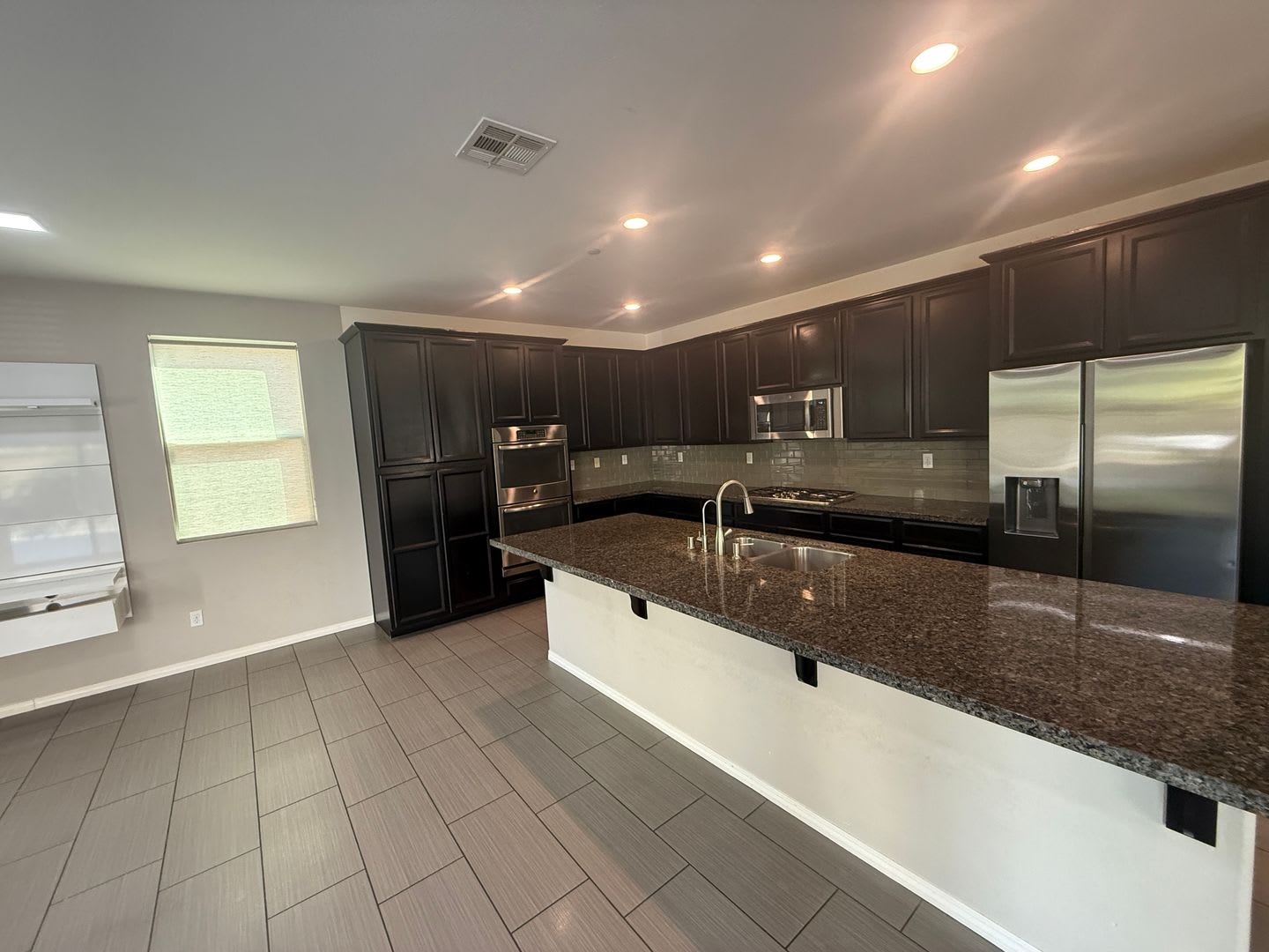 West Creek 4-Bedroom Home for Rent in Valencia! – photo 2