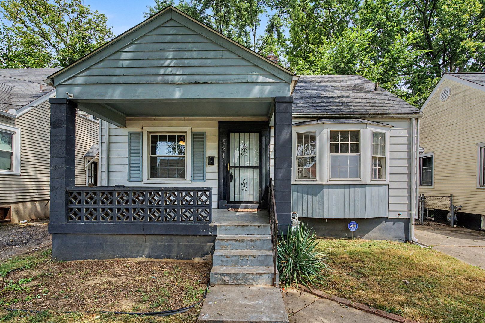 3 Bed 1 Bath Home Close To U Of L Churchill Downs – photo 2