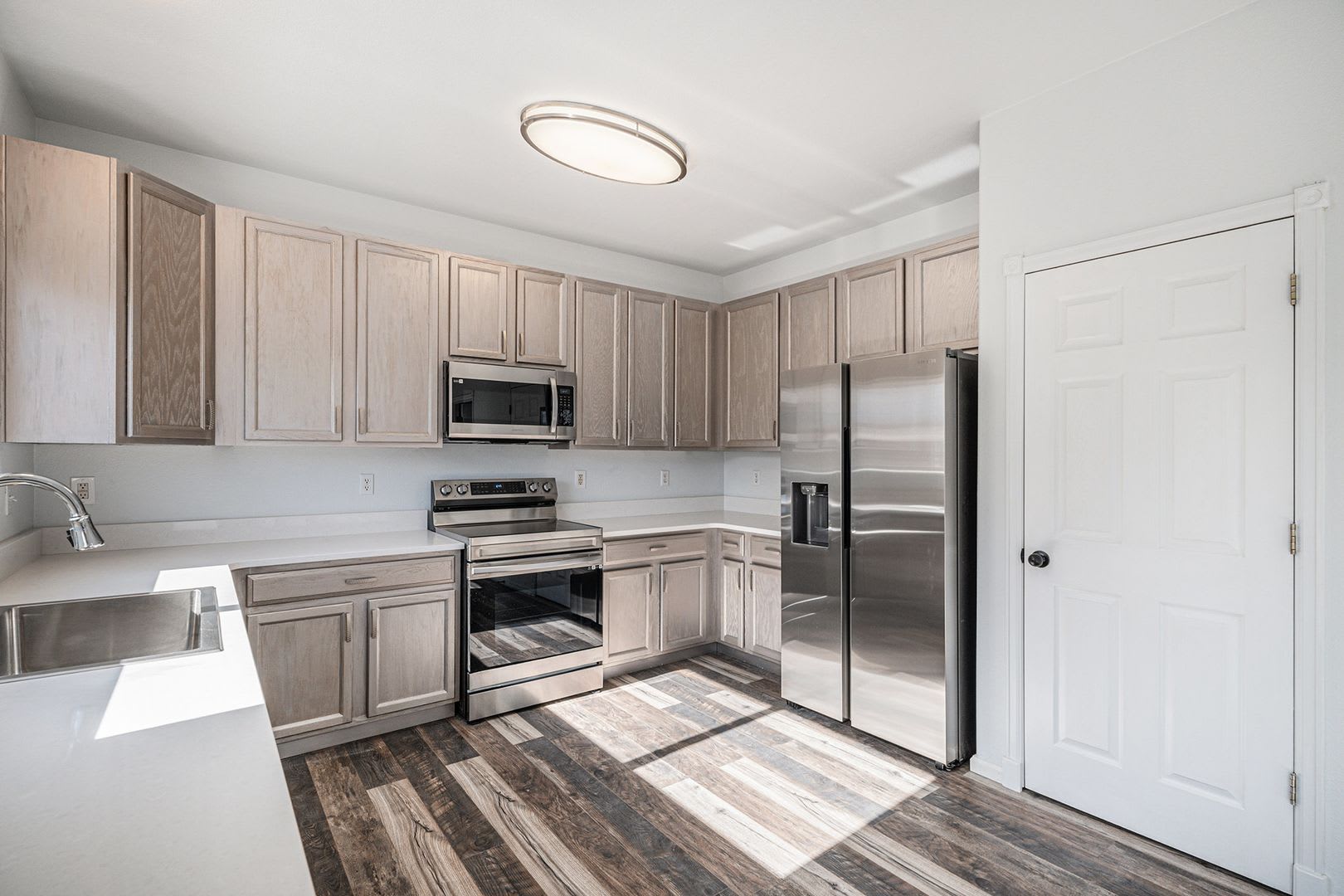Remodeled 3 bed, 2.5 Bath Home in Littleton! – photo 5