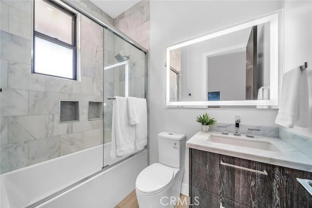 242 South Broadway – photo 2
