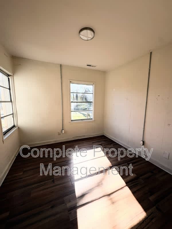 1933 Saint Charles Court Southwest – photo 4