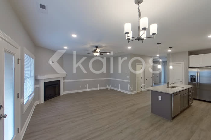 3705 Oak Leaf Way – photo 3