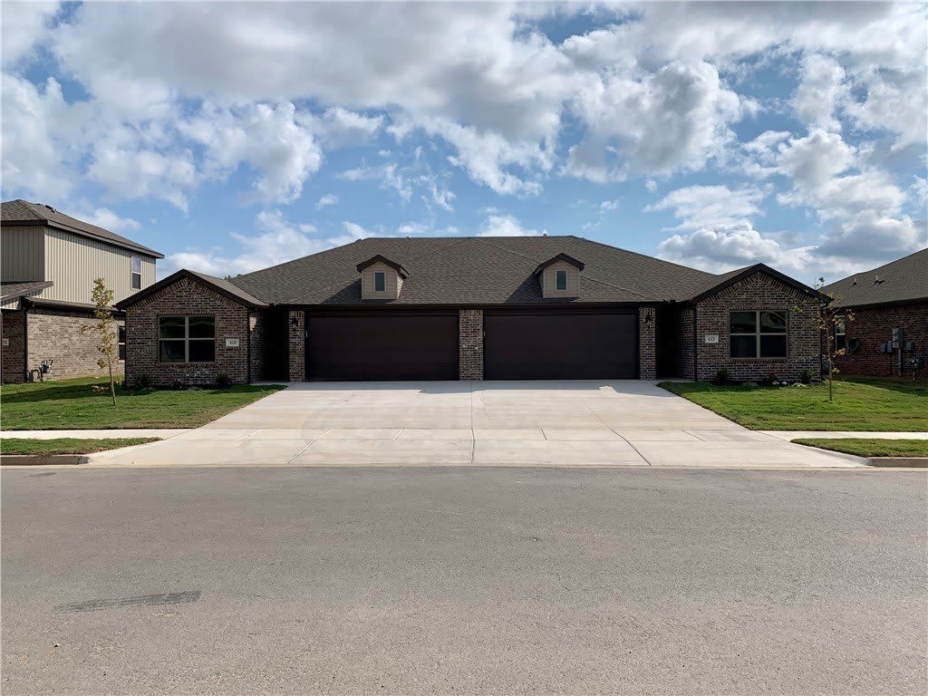 451 Red Robin Street – photo 2