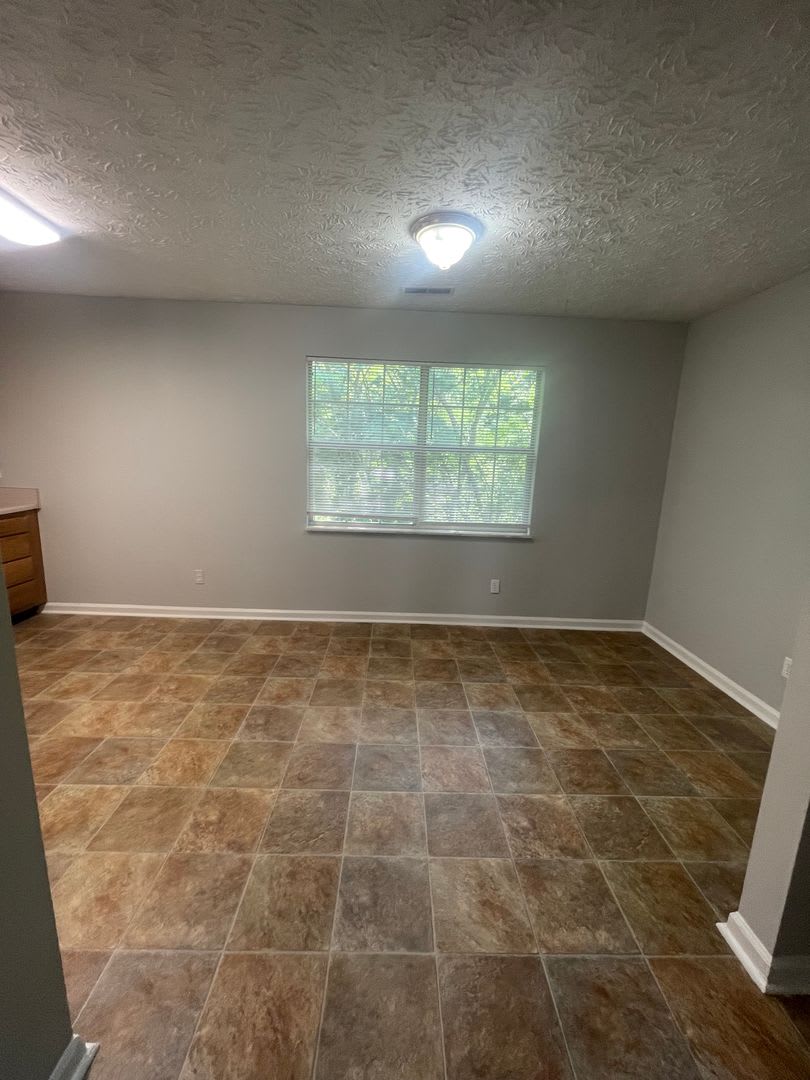 3 bed, 2 bath, 2 car garage home w/ finished basement/bonus room in West Knox – photo 5