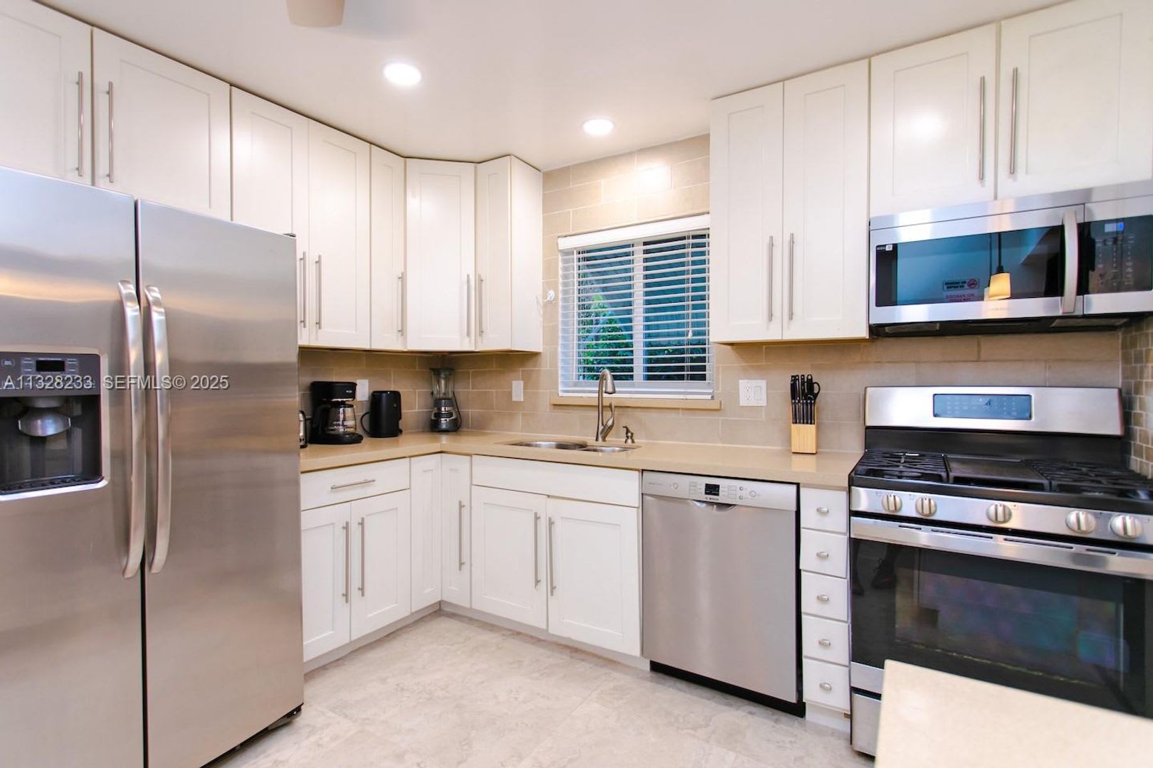 809 S 17th Avenue, Hollywood, FL 33020 – photo 4