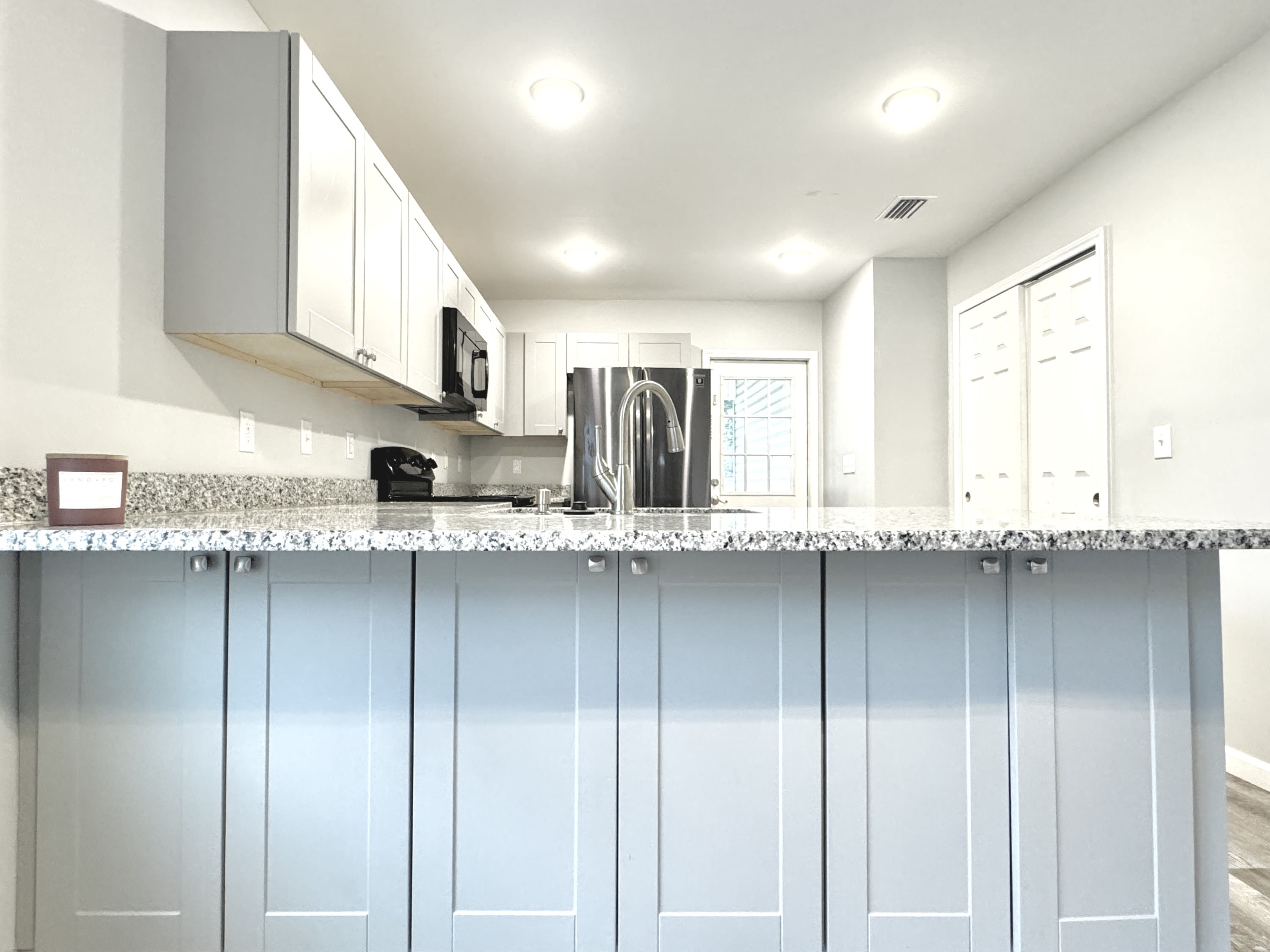 704 East Chestnut Avenue – photo 5
