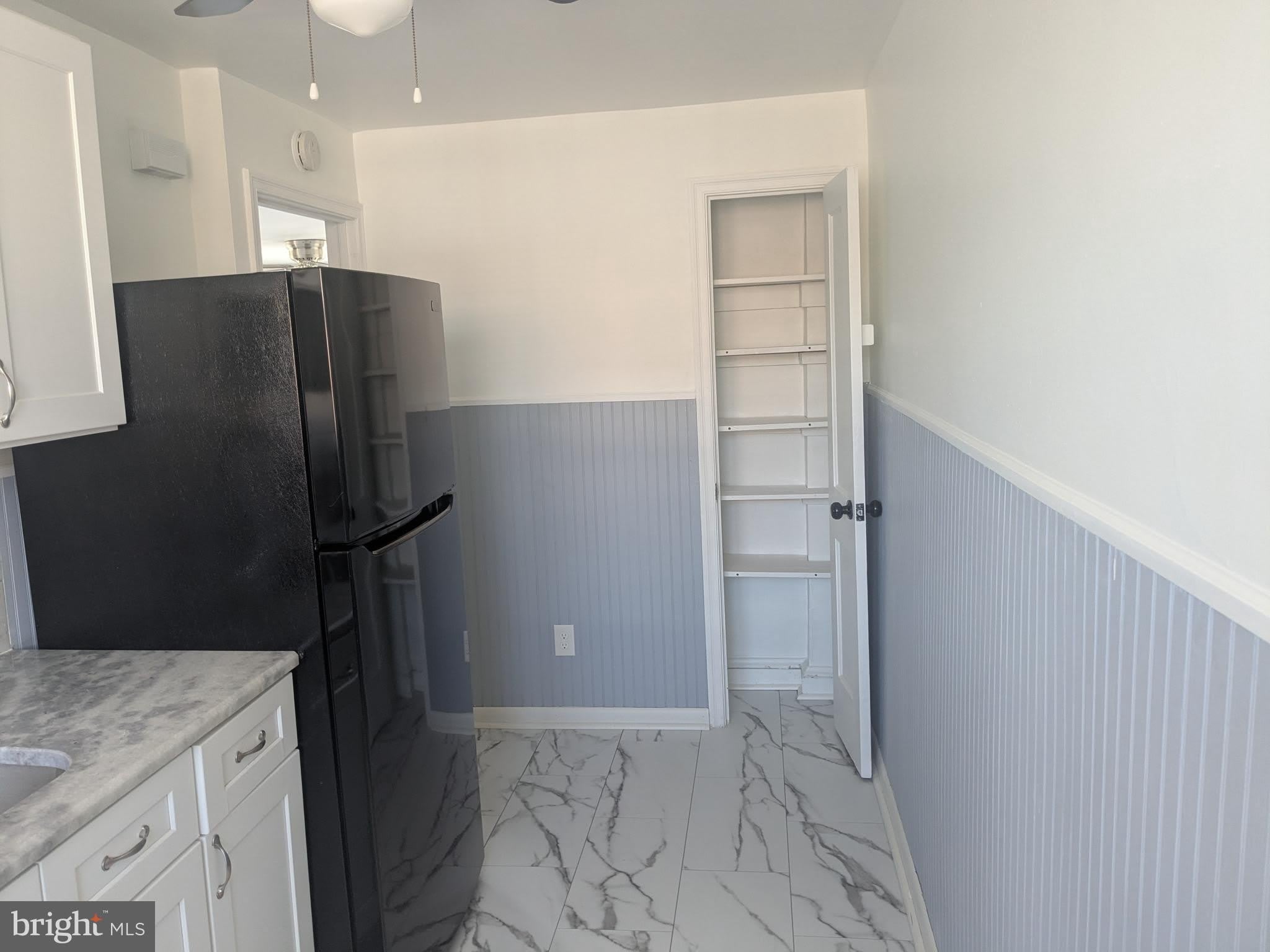 1327 E WEAVER Street – photo 4