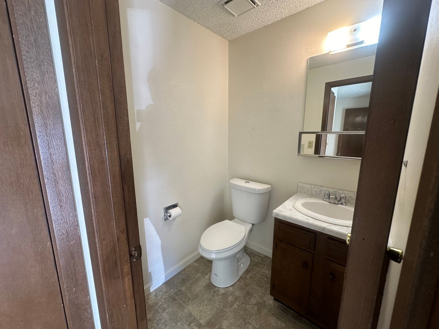 Two bedroom, One and one half bathroom townhouse. – photo 4