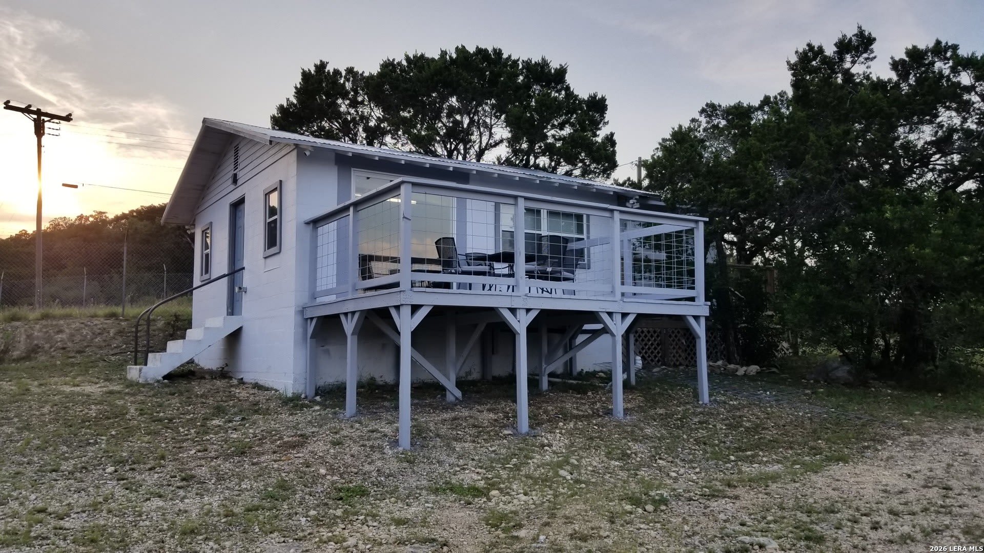 560 Mountain Dr – photo 2