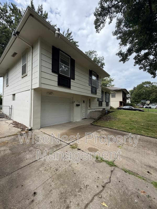 11724 Fremont Avenue – photo 3