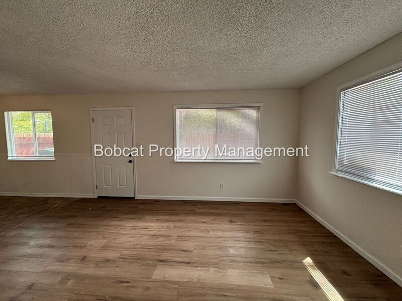 1501 N Edmonds Dr – photo 3