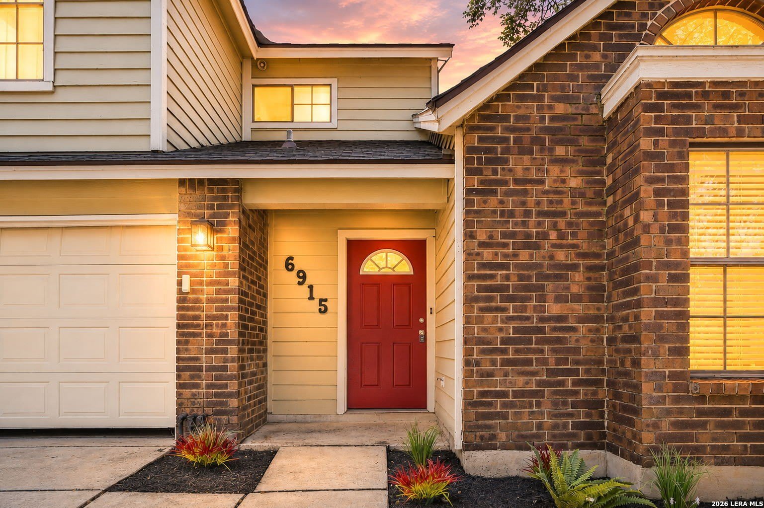 6915 Raintree Frst – photo 3