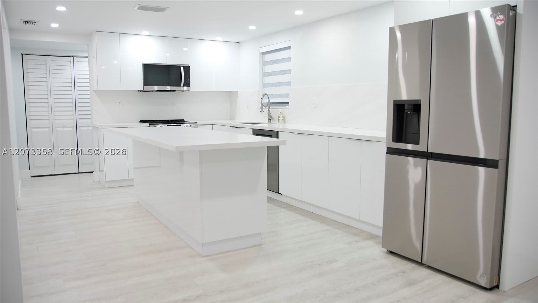 9357 Fontainebleau Blvd – photo 1