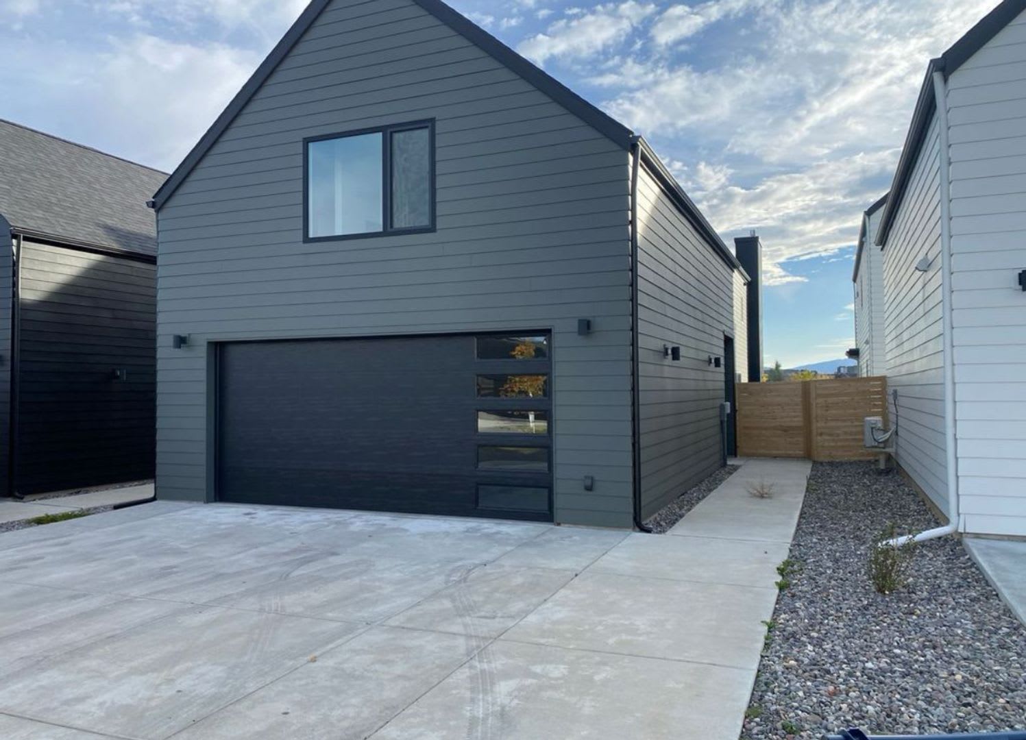 3 Bedrooms 2 1/2 Bathrooms – photo 4