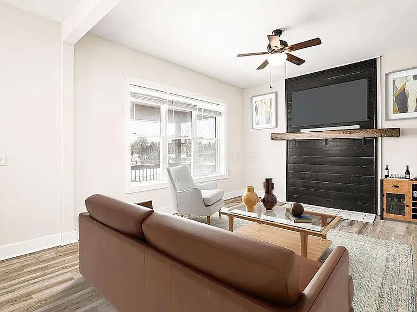4 Bedroom Home Close to Downtown – photo 4