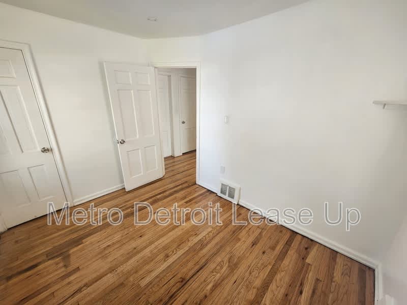 20110 Northlawn Street – photo 4
