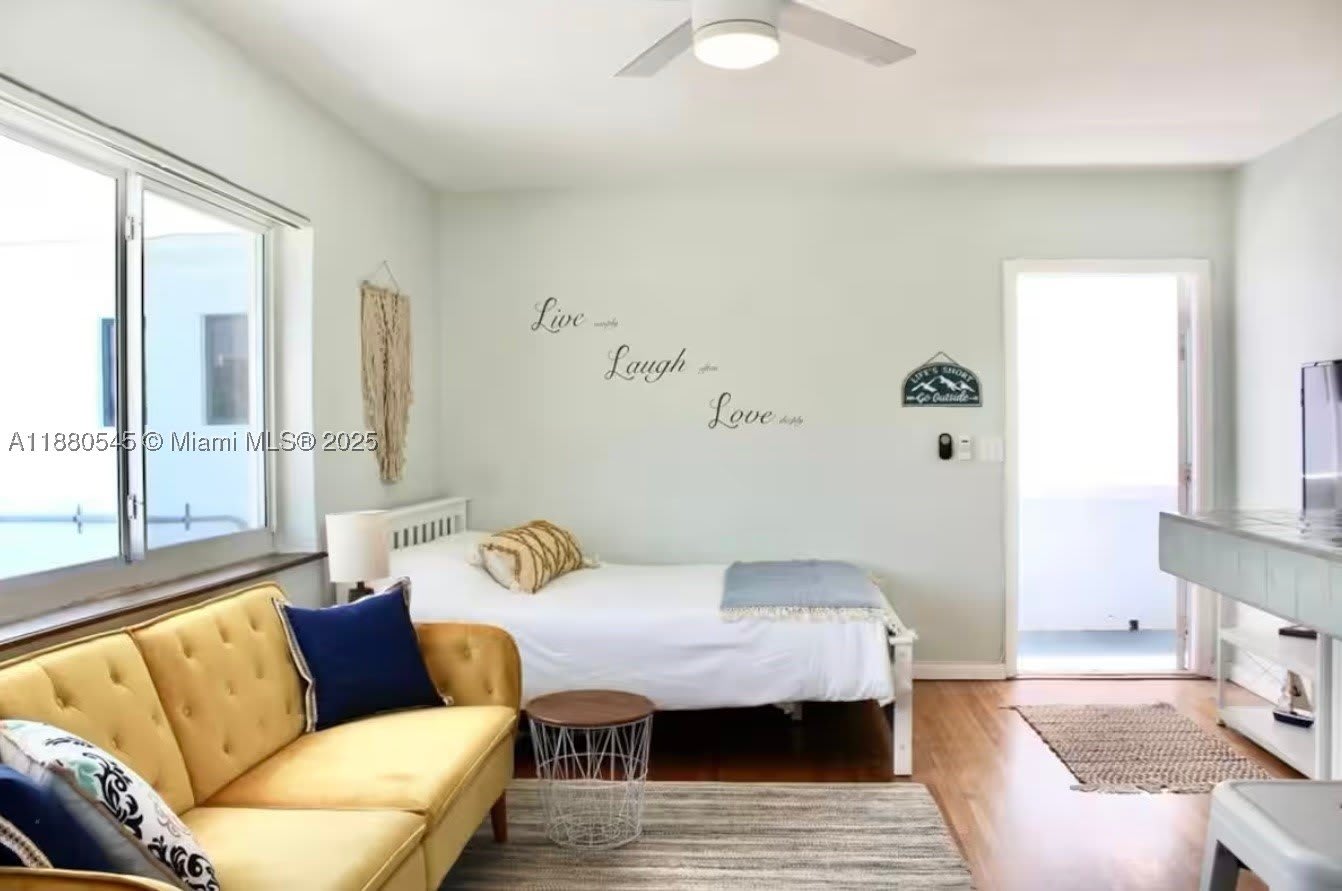 316 Walnut St – photo 2