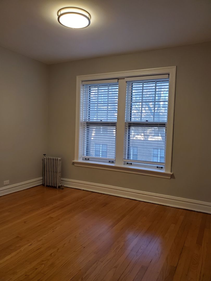 1619 W Thome Ave – photo 5
