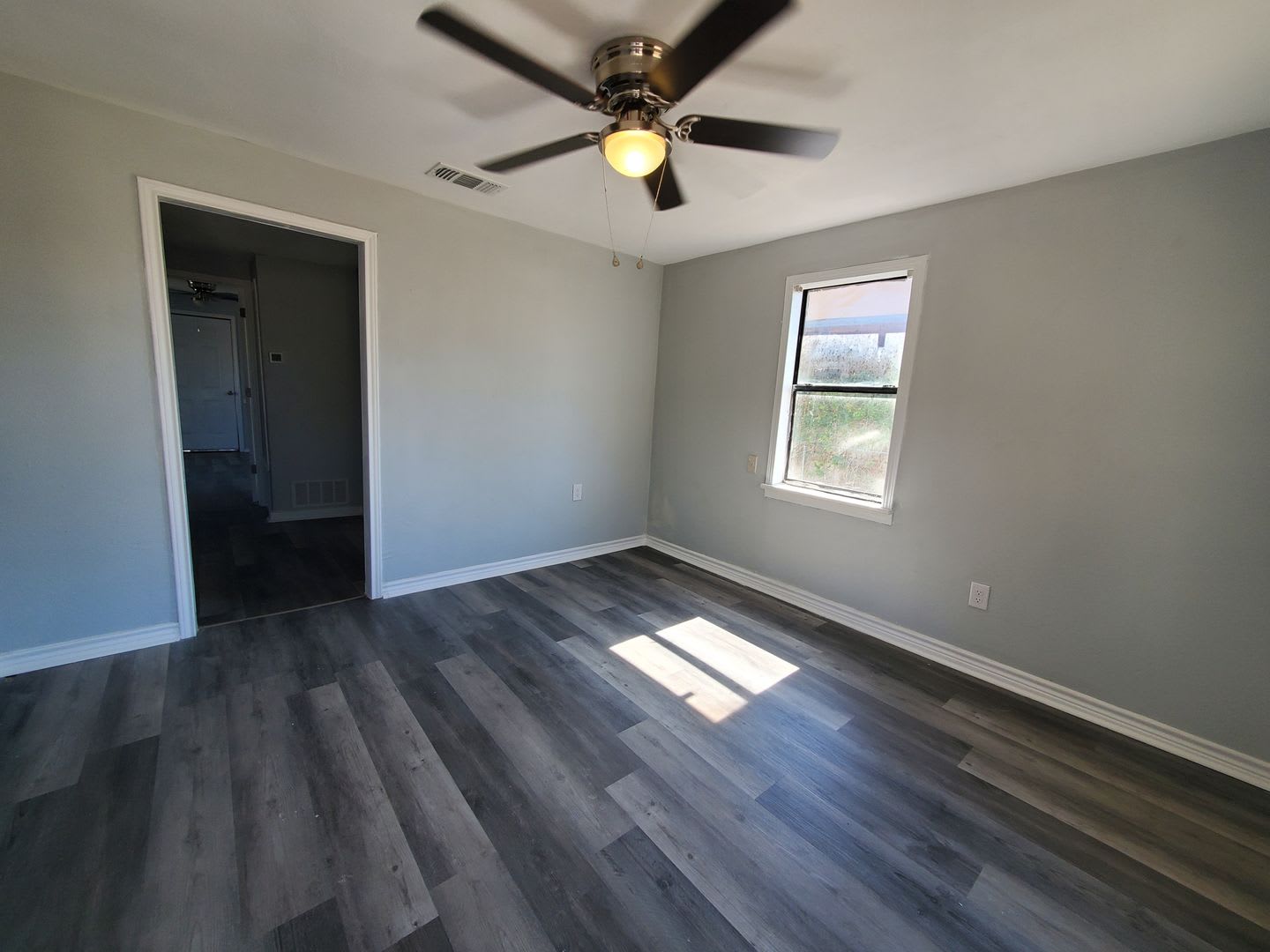 Affordable Remodeled 2 bedroom, 1 bathroom home COMING SOON! – photo 4