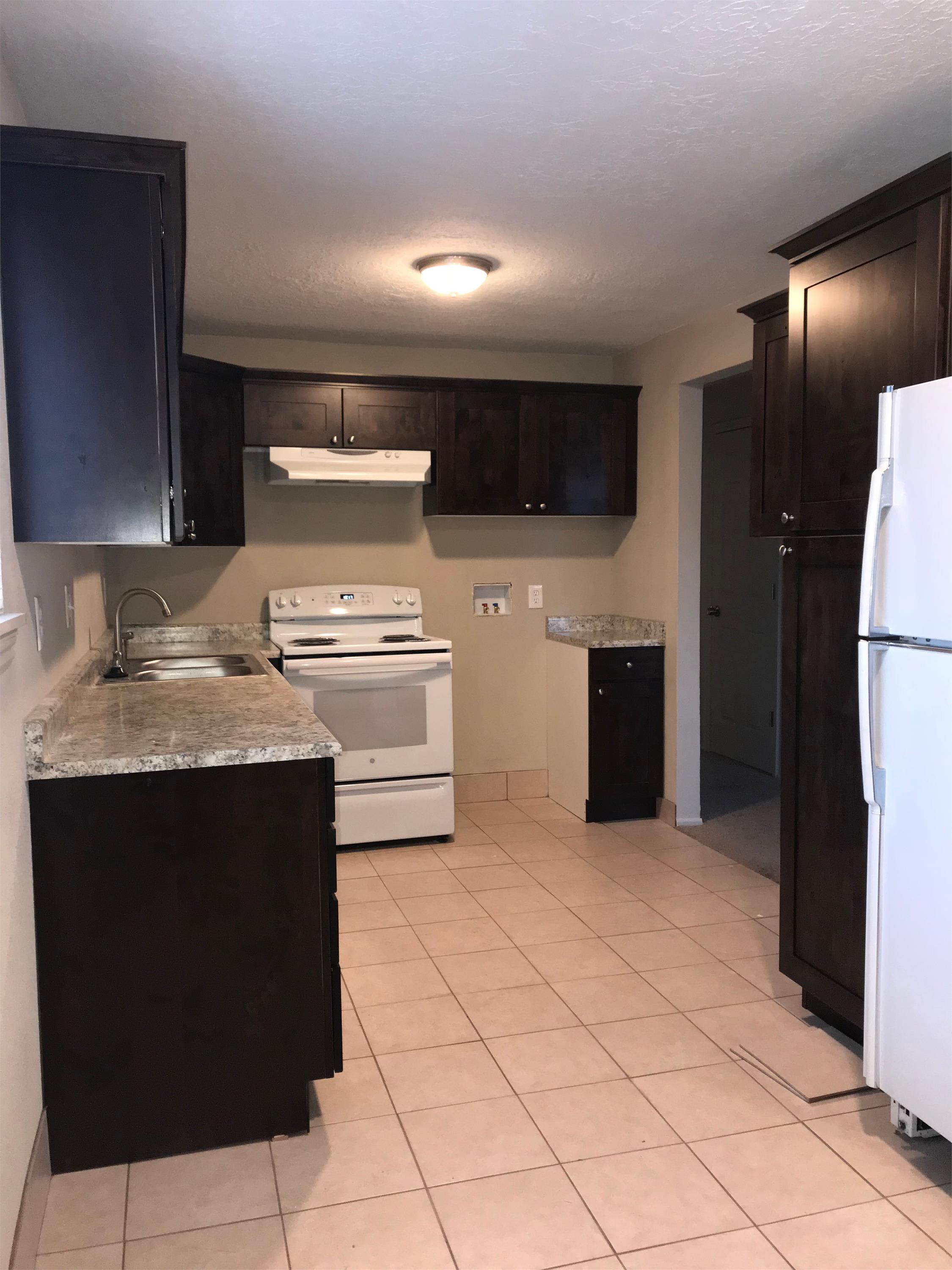 2553 South Lake Park Cr – photo 4