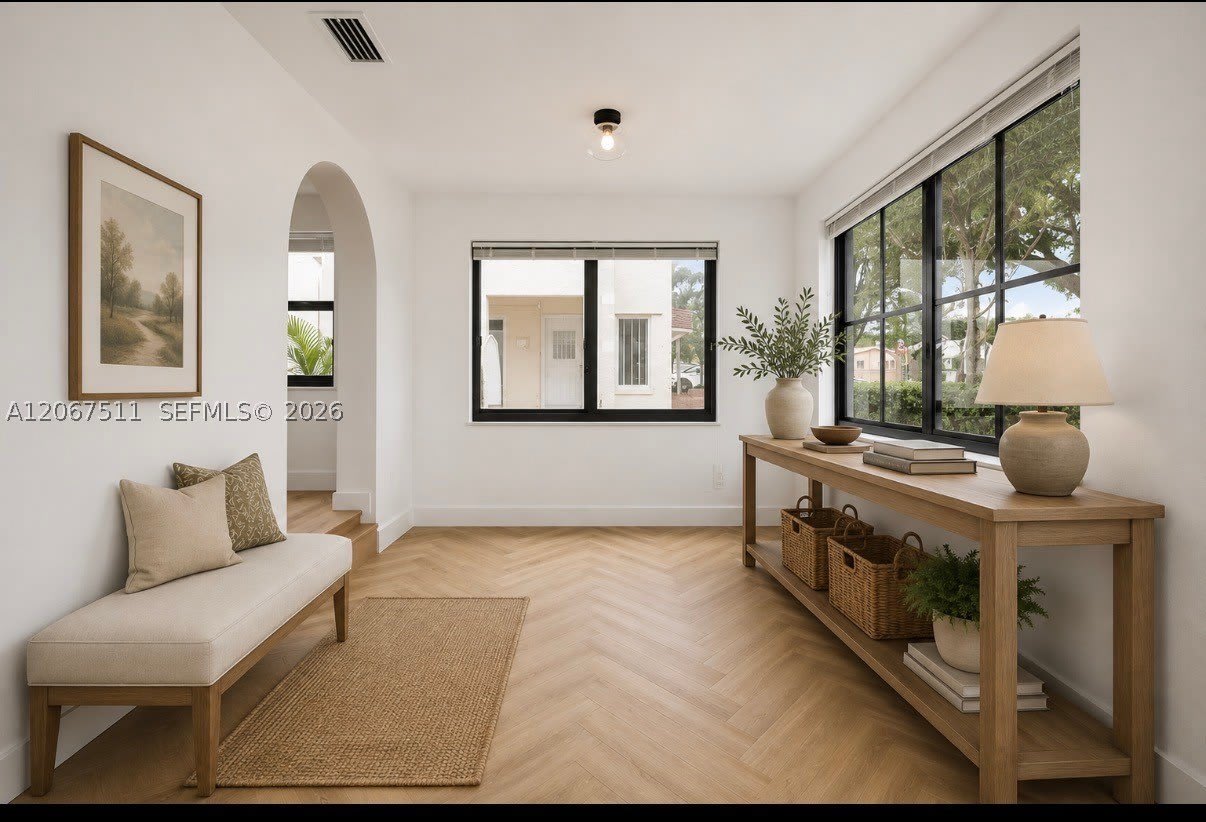 220 SW 32nd Ave – photo 2