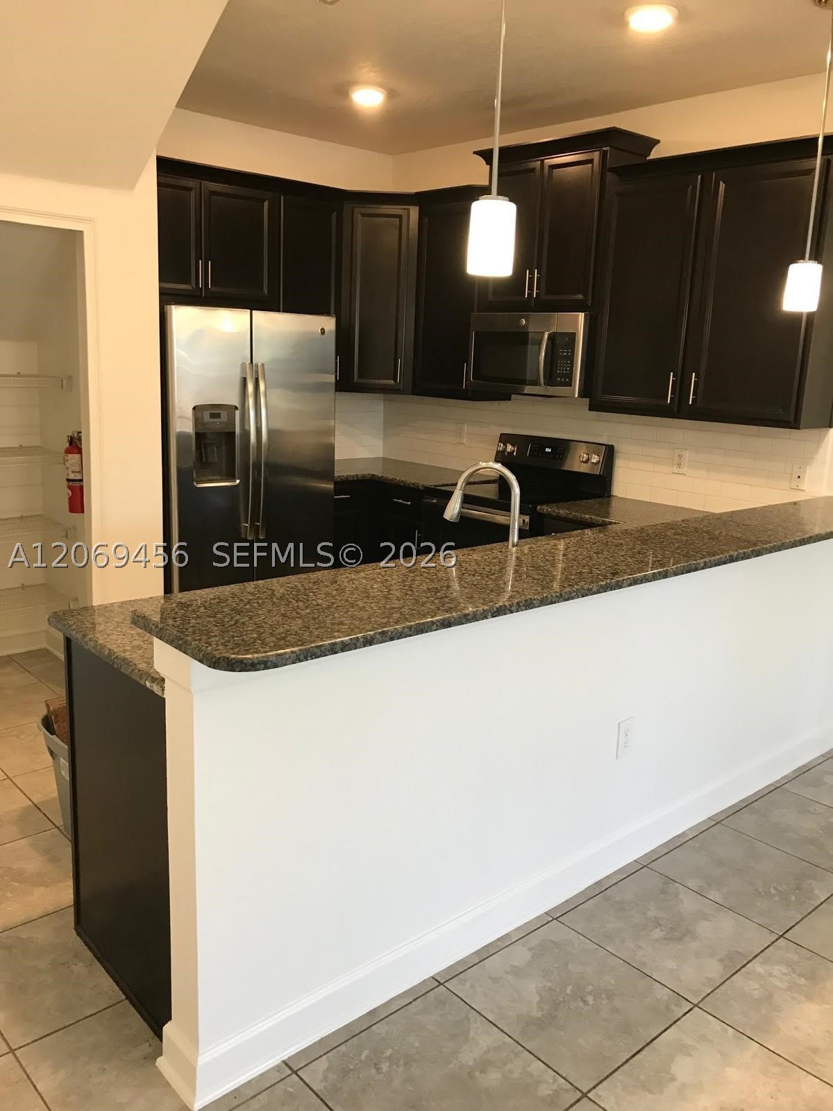 3348 RODRICK CIR – photo 4