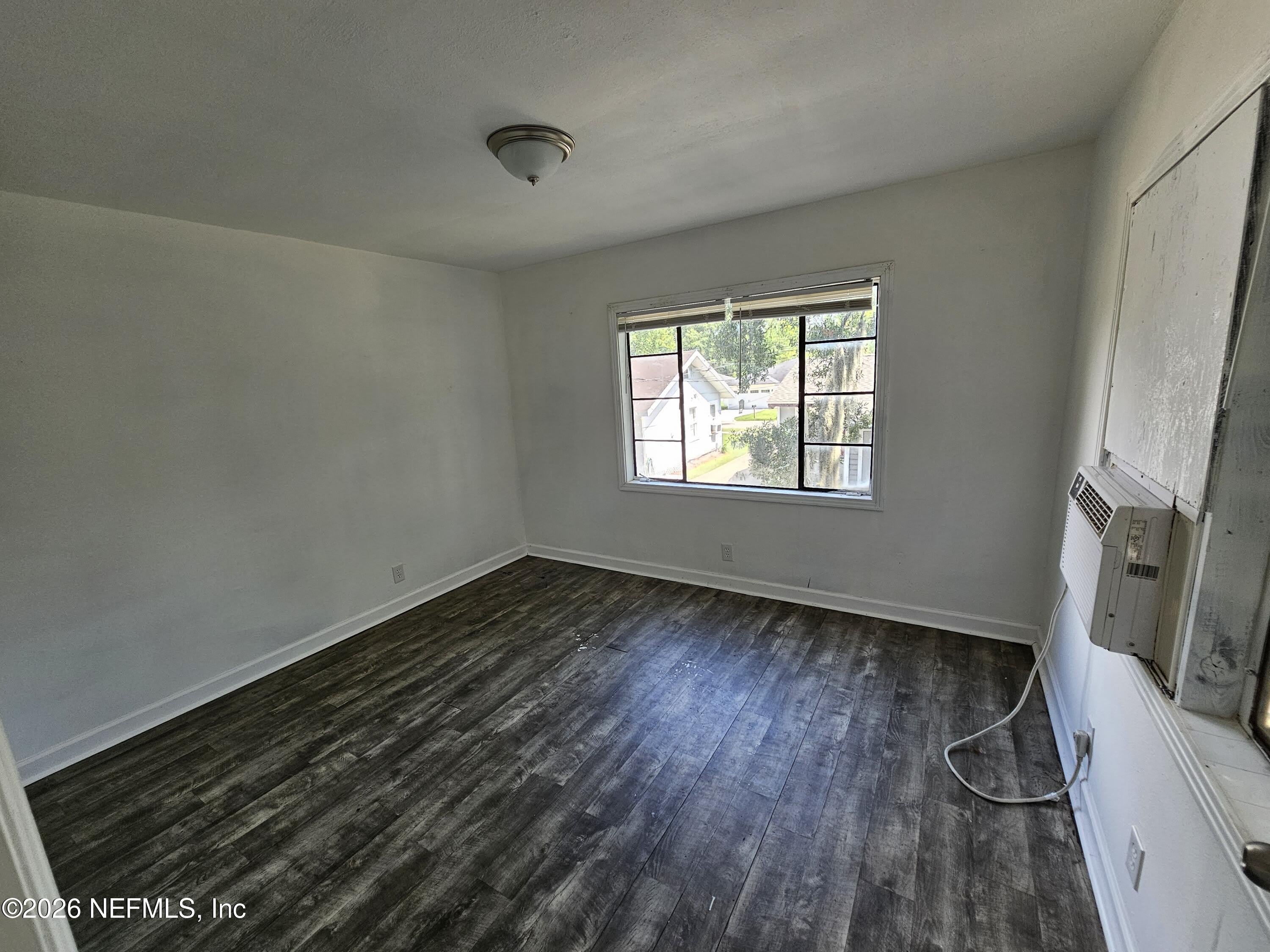 3129 LOWELL Avenue – photo 4