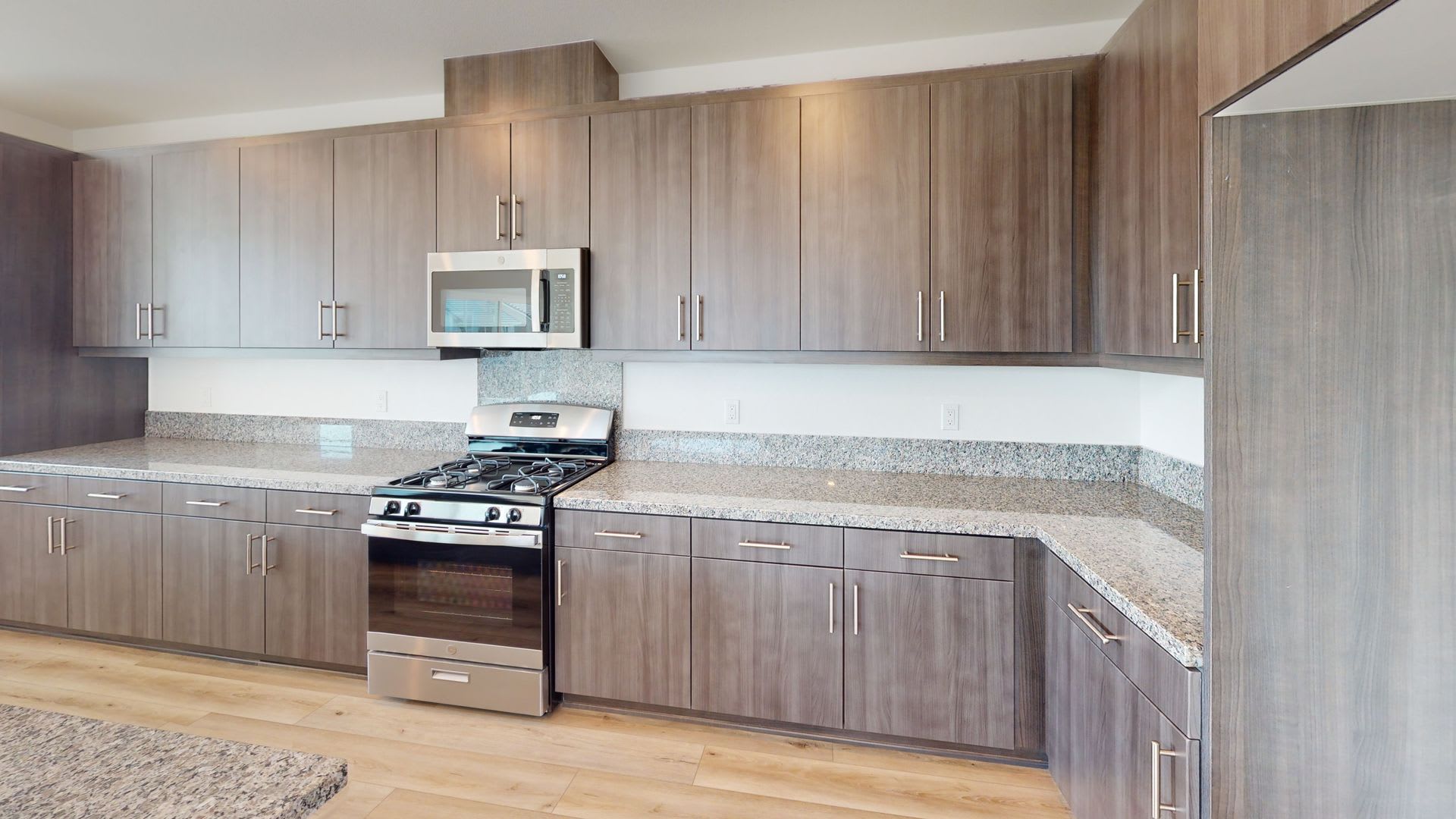 Available! 15166 Horizon St Unit 1, Fontana – photo 2