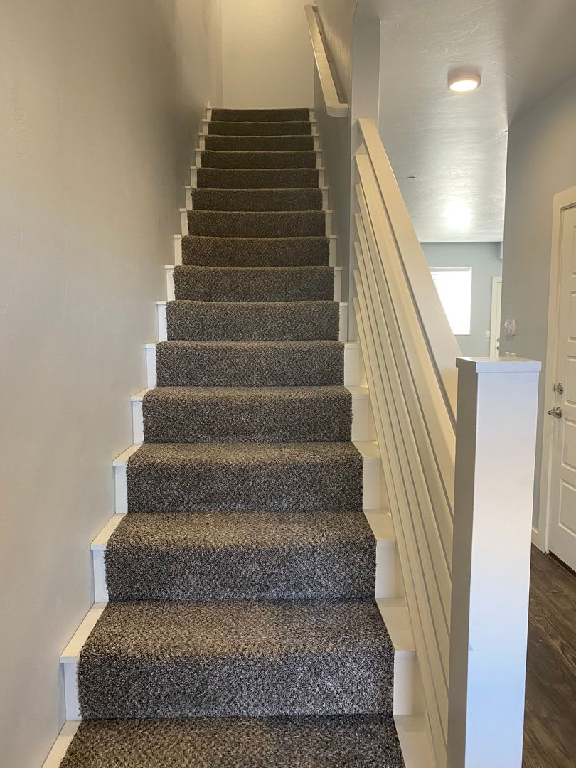 1 2 Off 1St Month 3 Bedroom 2 5 Bathroom 1 Car Garage Fenced Backyard – photo 4