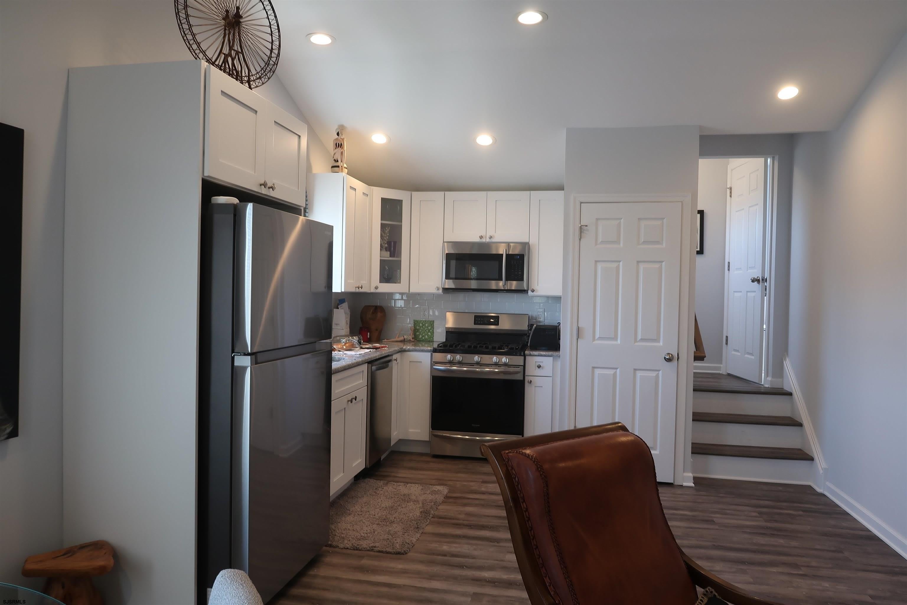 6300 Winchester Ave. – photo 4