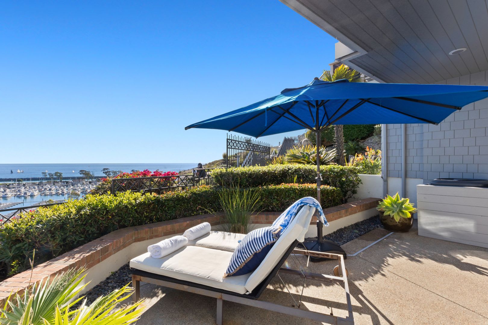 Luxury Executive Coastal Residence – photo 3