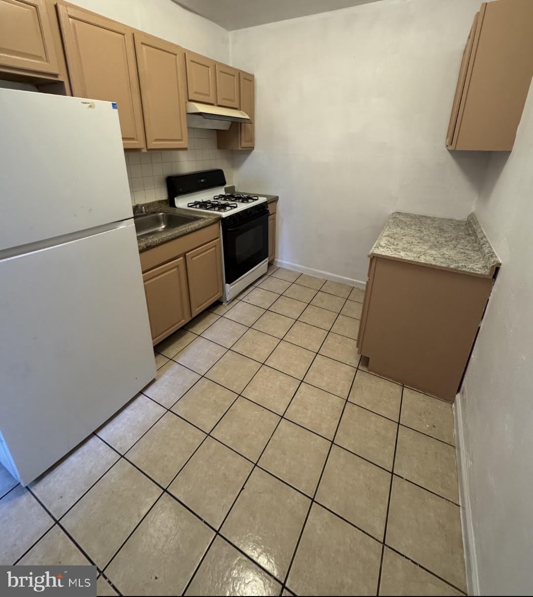 269 E SHARPNACK Street – photo 3